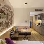 Adoro Aparthotel