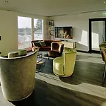 Adoro Aparthotel